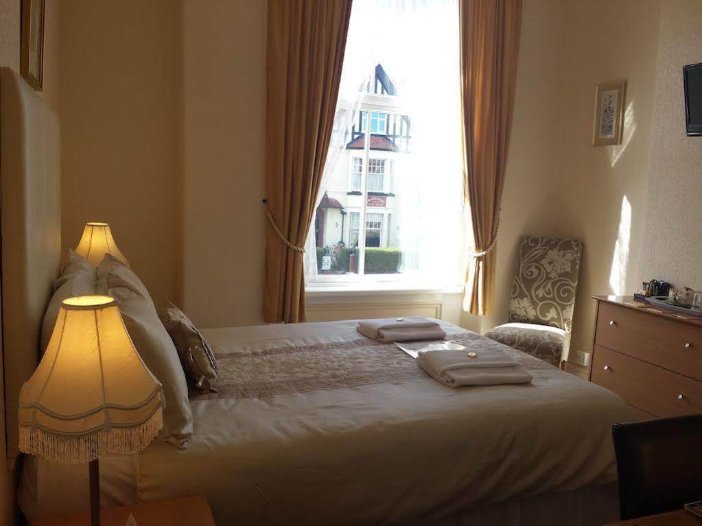 Ascot House (Adults Only) Hotell Llandudno Eksteriør bilde